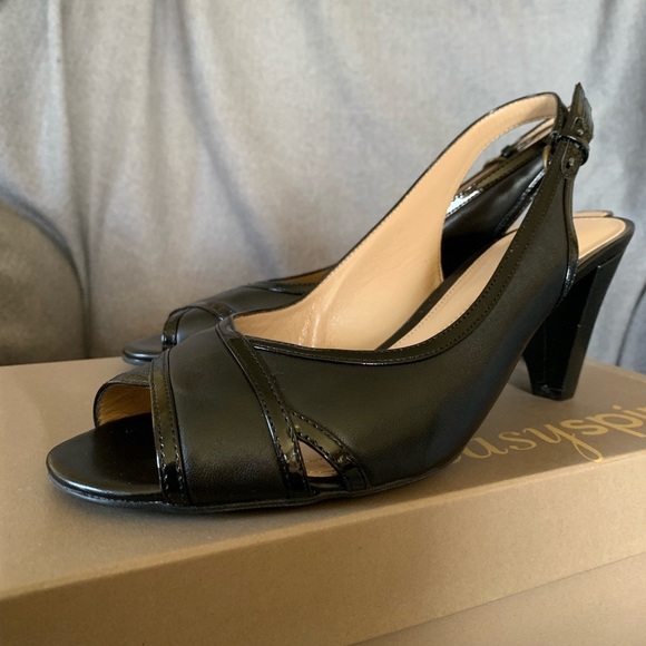 Size 7 1/2 M Easy Spirit Essenza Black LE 79933849-NW9 NEW IN BOX - Picture 1 of 4